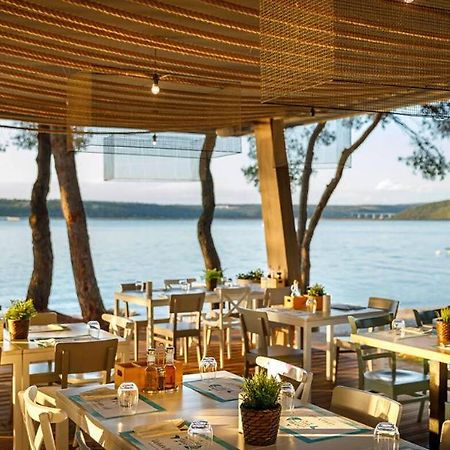 Easyatent Bungalow Tent Lanterna Červar-Porat Zewnętrze zdjęcie