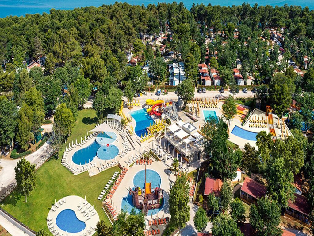 Easyatent Bungalow Tent Lanterna Červar-Porat Zewnętrze zdjęcie